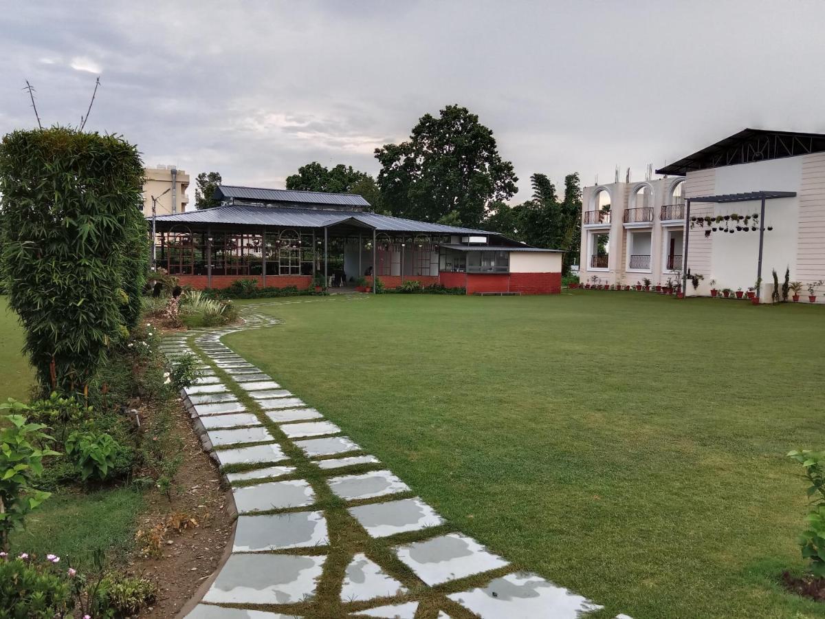 Aar Resort & Spa Jhājra Exteriör bild