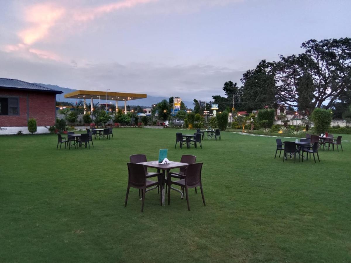 Aar Resort & Spa Jhājra Exteriör bild