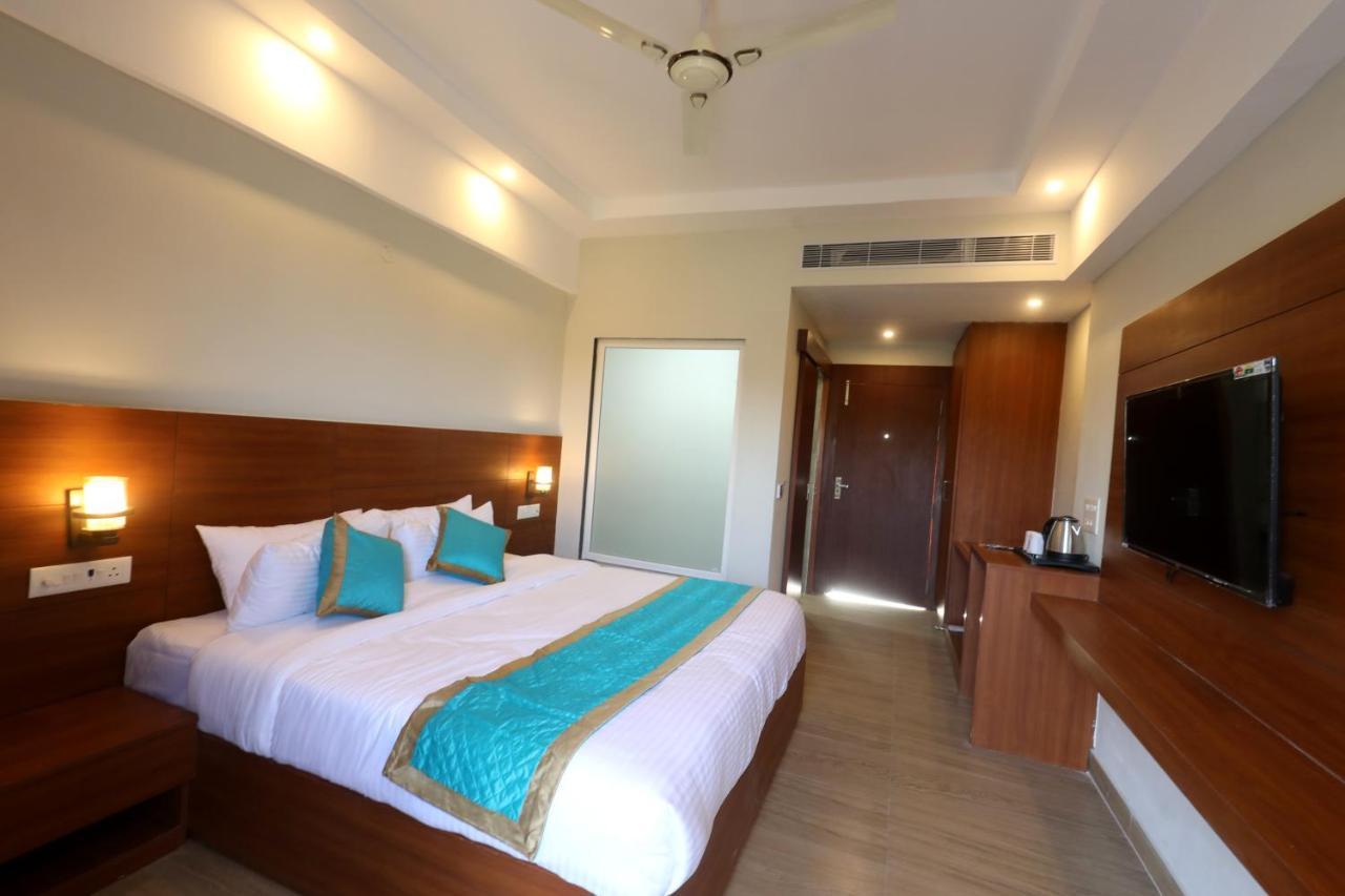 Aar Resort & Spa Jhājra Exteriör bild